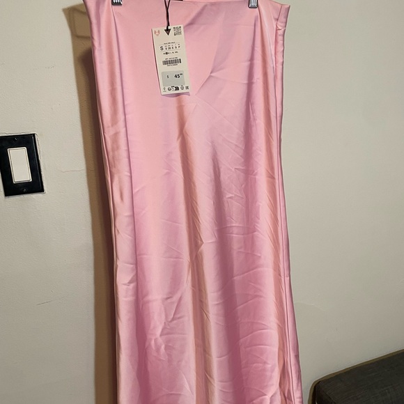 Zara Light Pink Satin Midi Skirt - Picture 6 of 7